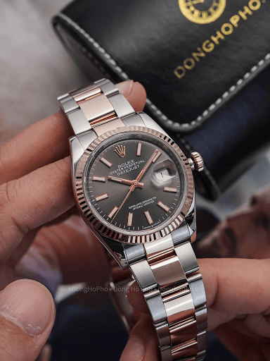 Rolex-Datejust-126231-0019-Black-Dial.png